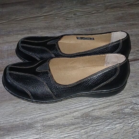 Clarks 84668 Black Pebbled Leather Slip-On Casual Cushioned Loafer  Sz 7 EUC - Picture 3 of 7